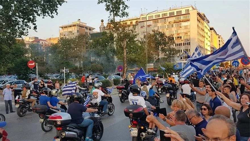 Οργή παντού: Η Κυβέρνηση φοβάται τον πανελλήνιο ξεσηκωμό – Aποδοκιμασίες κατά Τσίπρα στη Θεσσαλονίκη, τα άκουσε ΣΥΡΙΖαίος στο Κιλκίς – Λαοθάλασσα και στην Κομοτηνή
